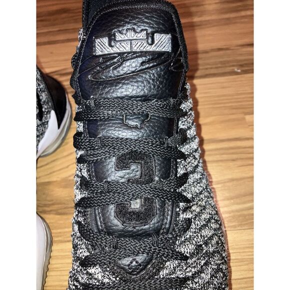 Nike Lebron XVI 16 Oreo Mens Basketball Shoes‎ Size 8 Y2K EUC Sneakers
